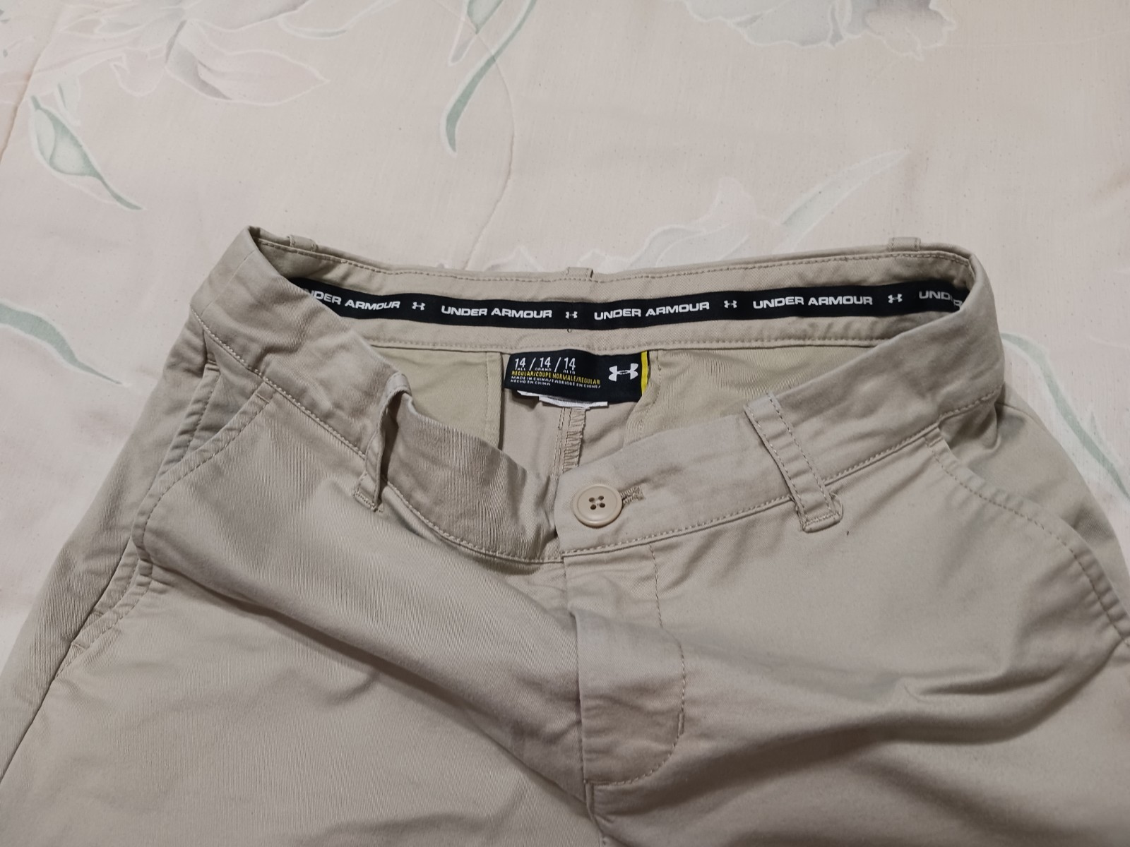 UNDER ARMOUR Boys youth 14 Beige Pants Button/zip Uniform Zip Side Pocket 27″ In