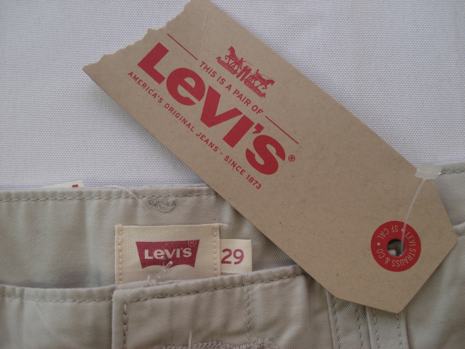 NWT BOYS LEVI KHAKI JEAN BOYS SCHOOL UNIFORM? 29W X28L