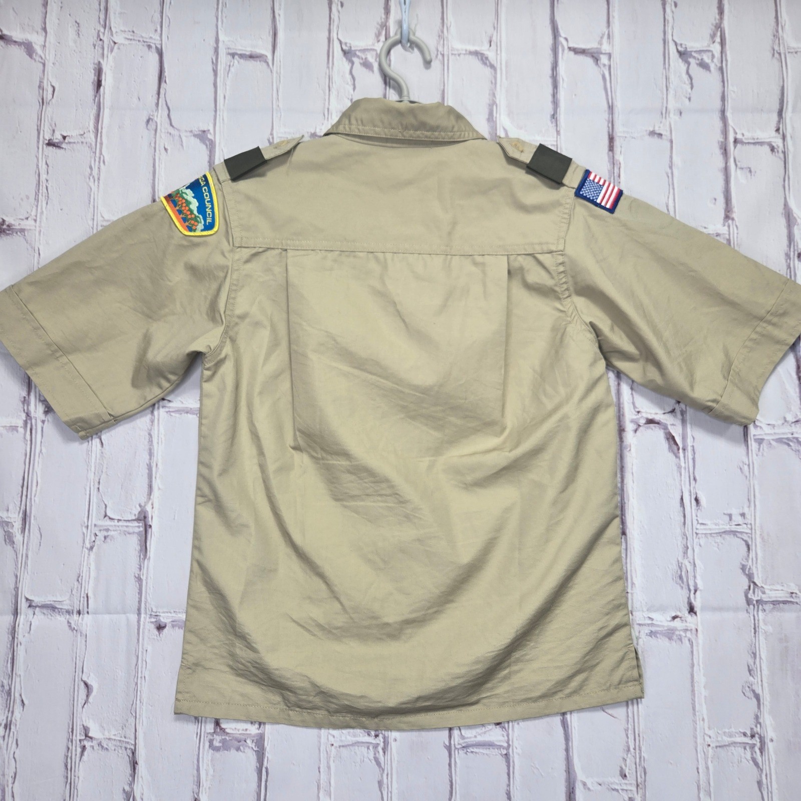 Boy Scouts of America Youth Medium Tan Short Sleeve Uniform Shirt patches BSA