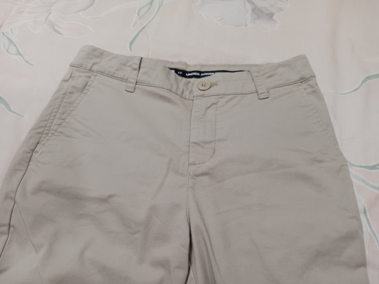 UNDER ARMOUR Boys youth 14 Beige Pants Button/zip Uniform Zip Side Pocket 27″ In
