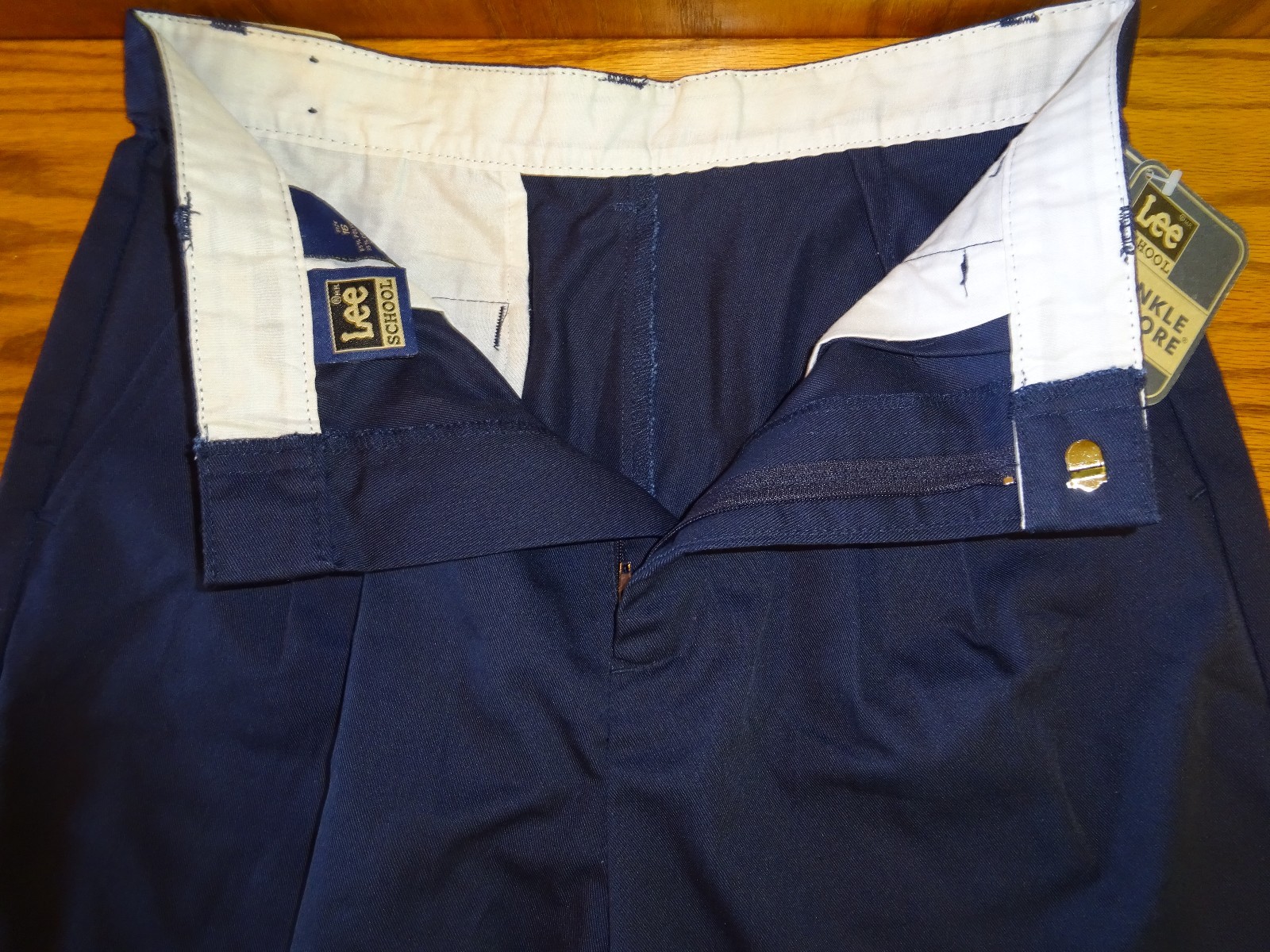 NEW BOY’S LEE SCHOOL SHORTS NAVY BLUE SIZE 16 MSP $16.99 .