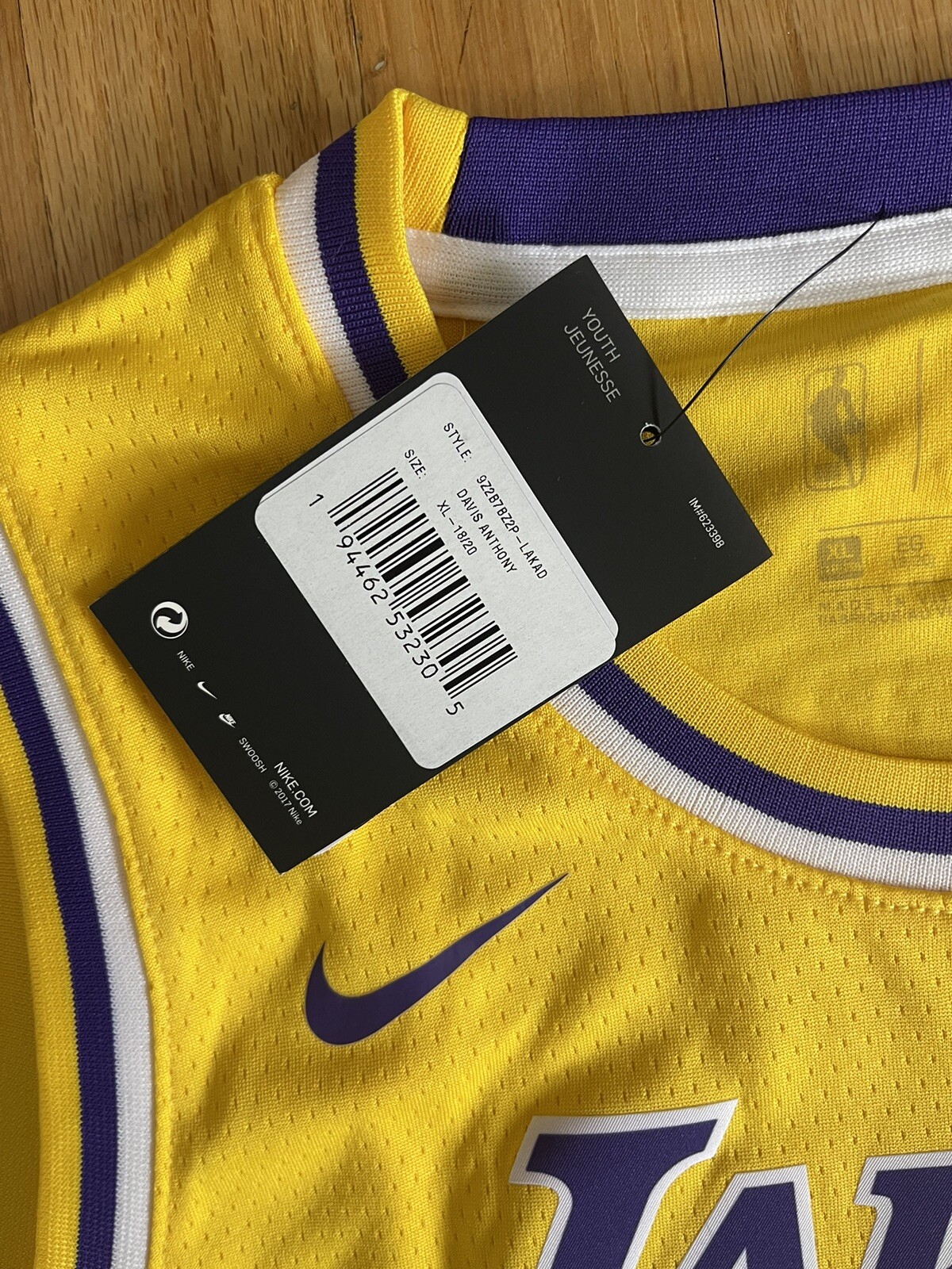 NWT Anthony Davis Lakers Nike Swingman Gold Jersey Size Youth XL 18-20