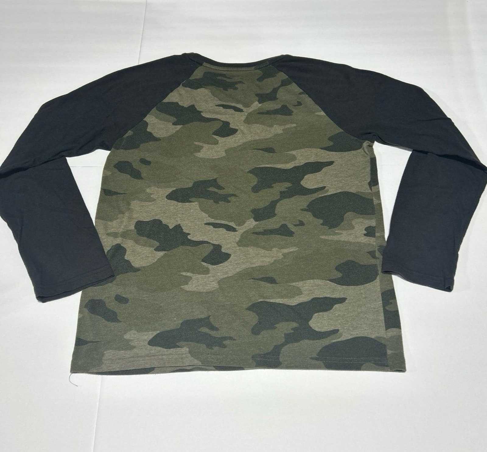 Urban Pipeline Boys XL Camo Raglan Long-Sleeve Shirt