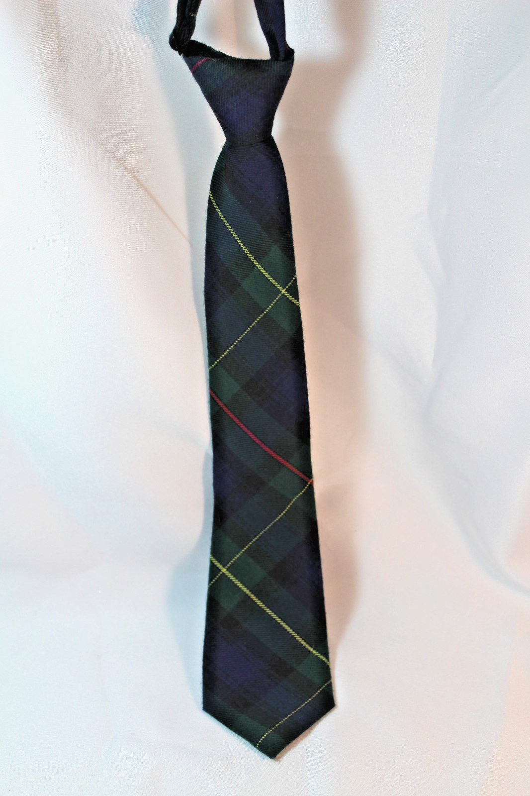 LANDS’ END Boys Plaid Tie Plaid 15.5″ School Uniform Formal Wear Dress Up