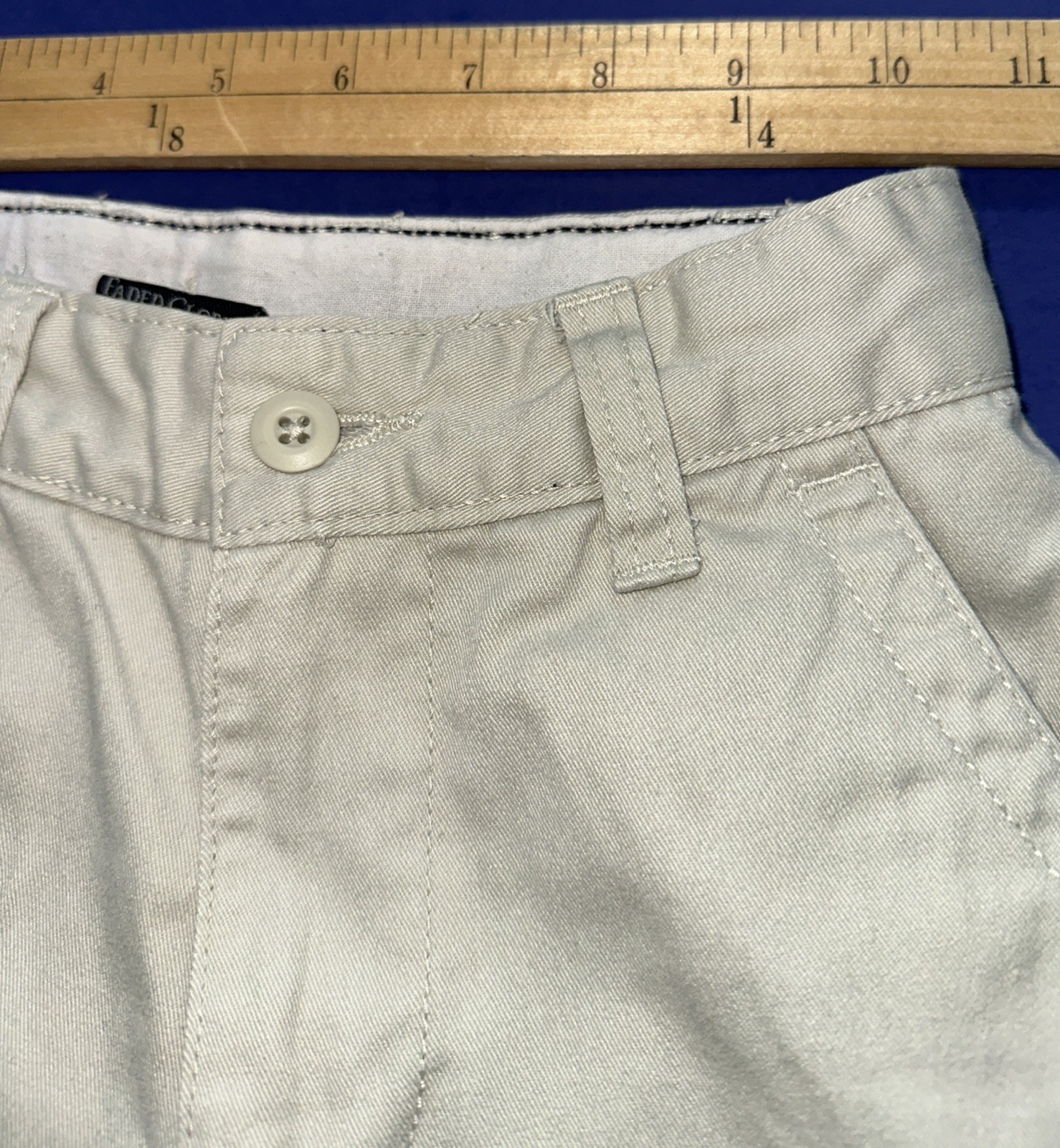 ‘FADED GLORY’ BOYS’ SIZE 5 BEIGE CARGO SHORTS W/ ADJ WAIST