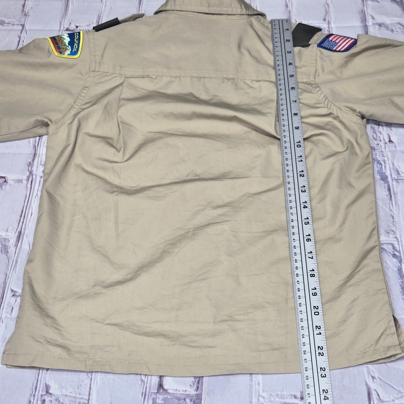 Boy Scouts of America Youth Medium Tan Short Sleeve Uniform Shirt patches BSA