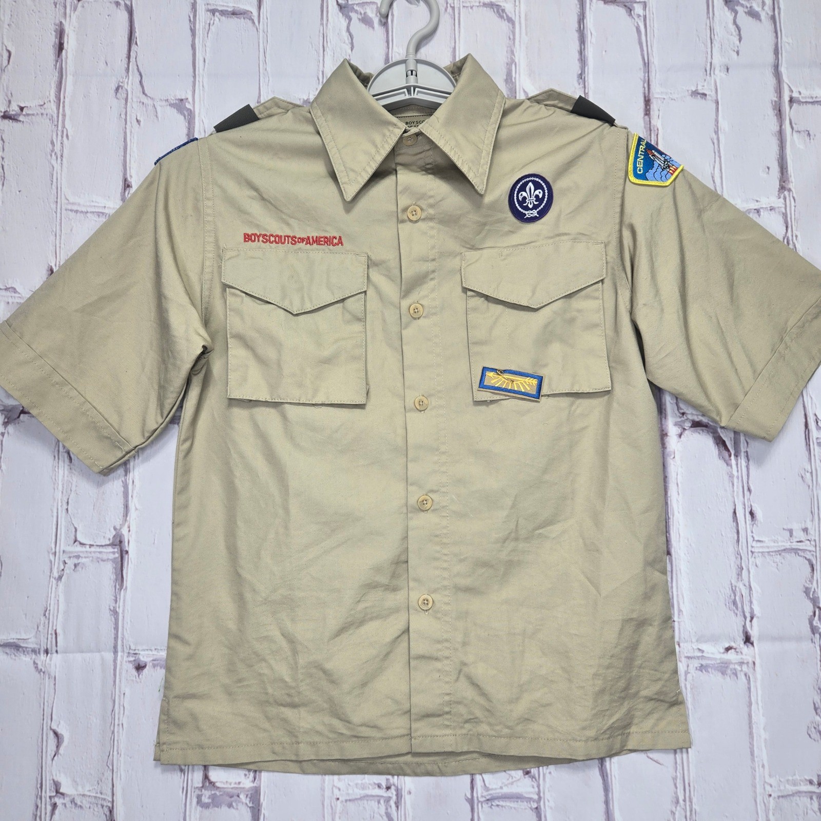 Boy Scouts of America Youth Medium Tan Short Sleeve Uniform Shirt patches BSA