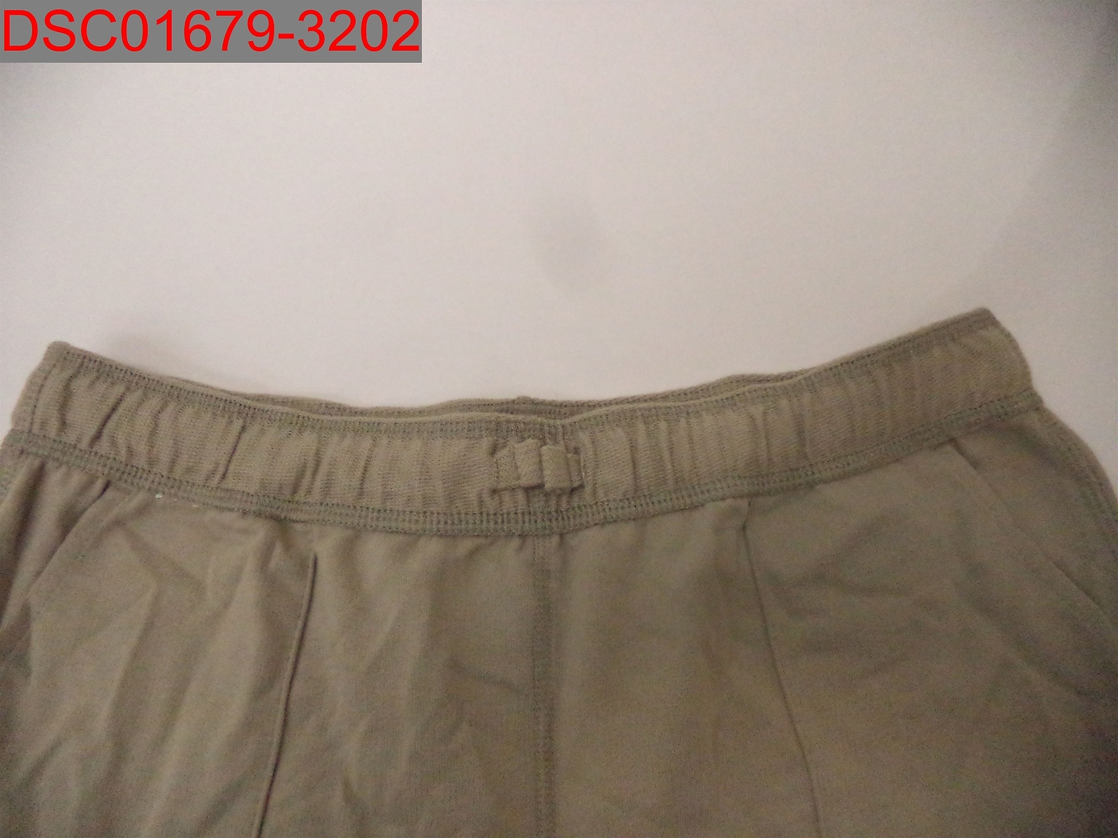 NWT – Izod Boys Khaki Sensory Adaptive Knit Pants, Size XL (18/20) 192042800066