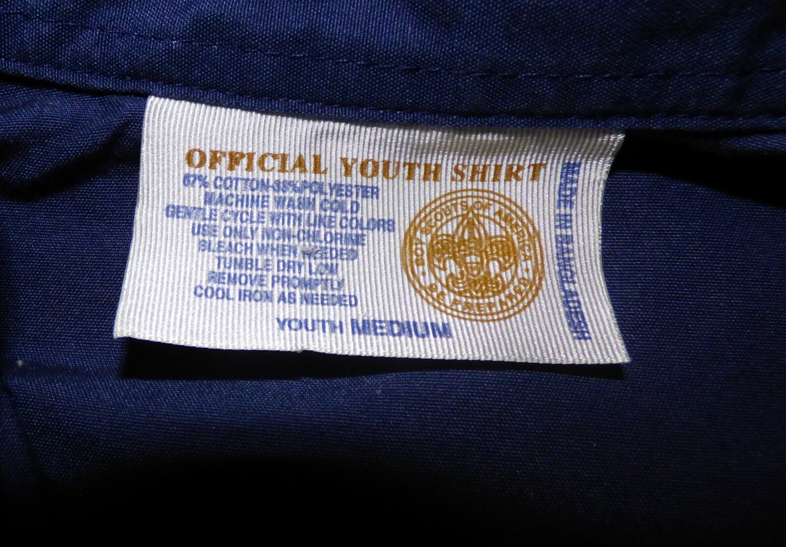 Official Boy Scout shirt with badges Size Medium youth Bear & Bobcat Badge