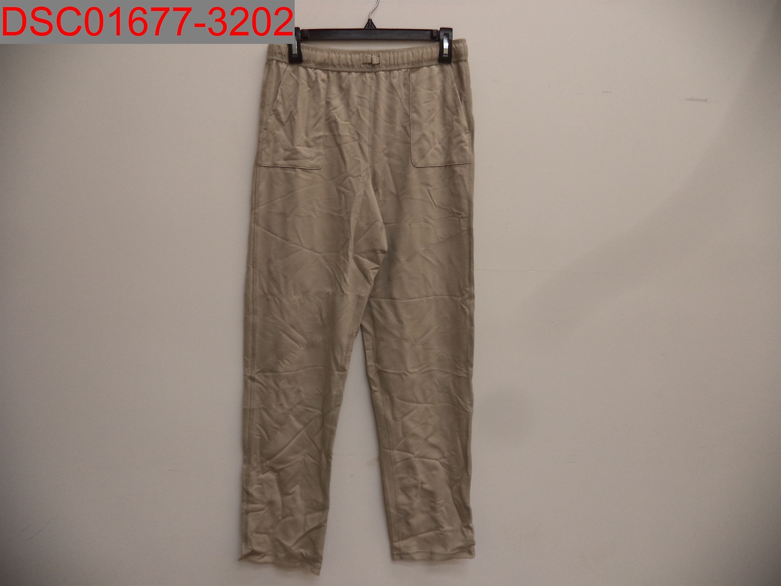 NWT – Izod Boys Khaki Sensory Adaptive Knit Pants, Size XL (18/20) 192042800066