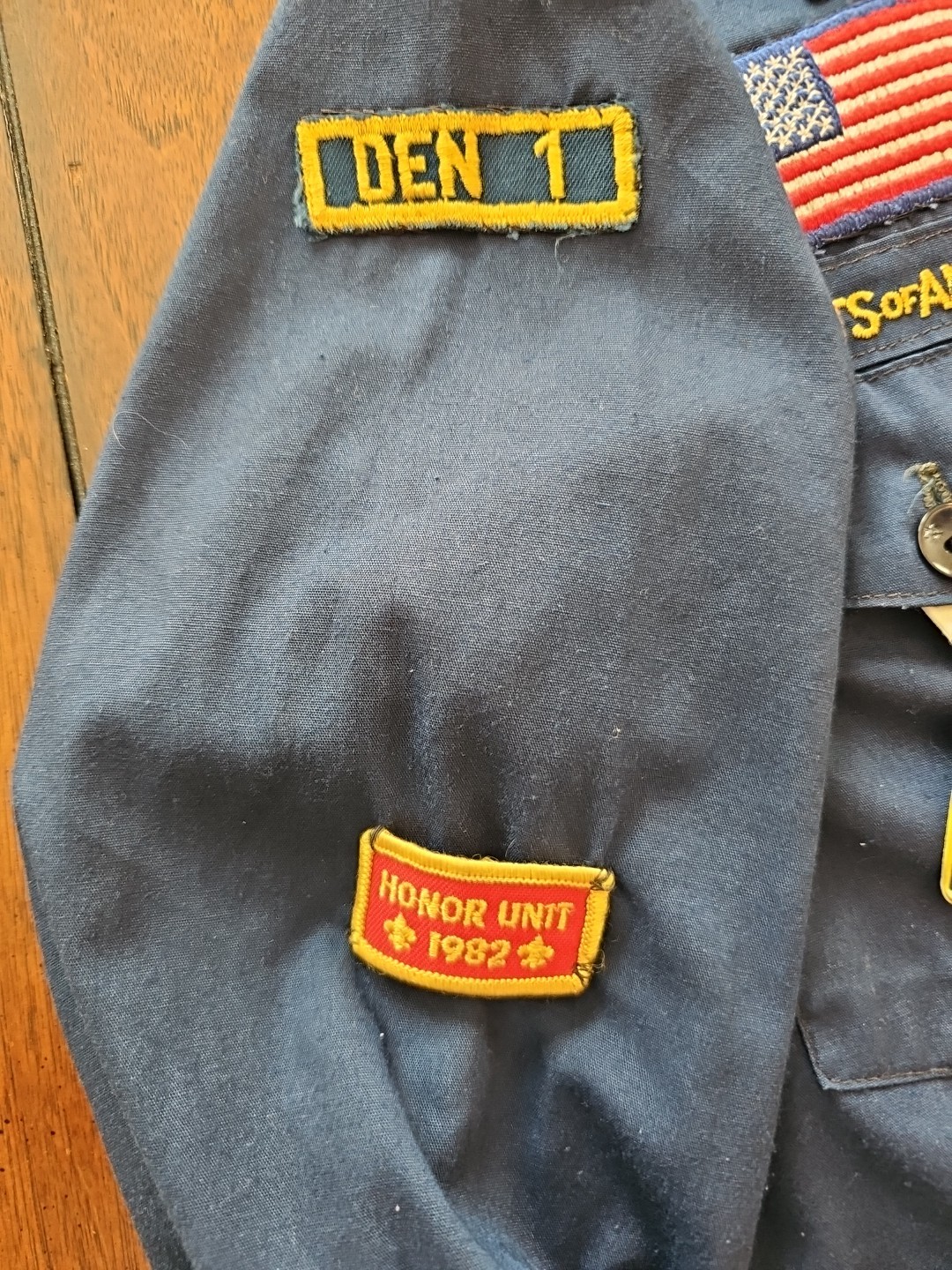 Vintage Official Boy’s / Child’s Cub Scout Navy Blue Uniform Shirt w/Patches