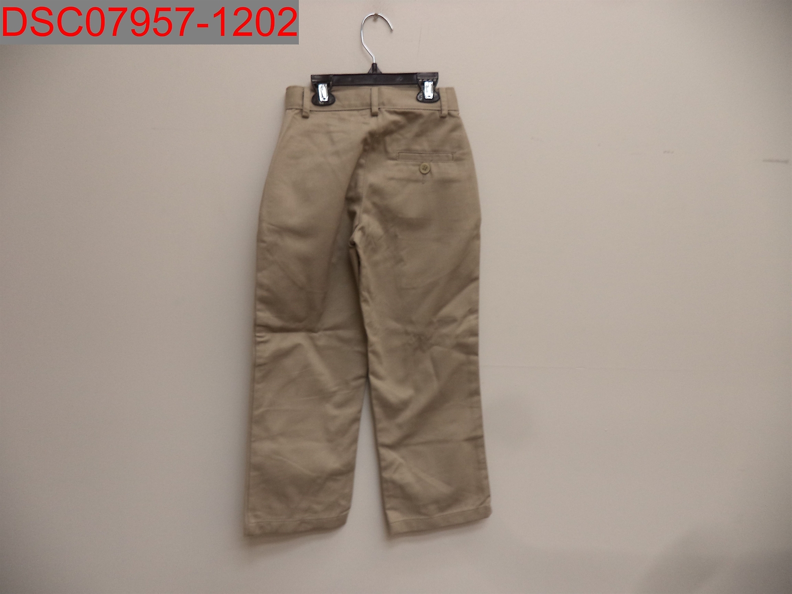NWOT – Dockers Boys’ Khaki Adjustable Waist Uniform Pants , Size 5 Regular