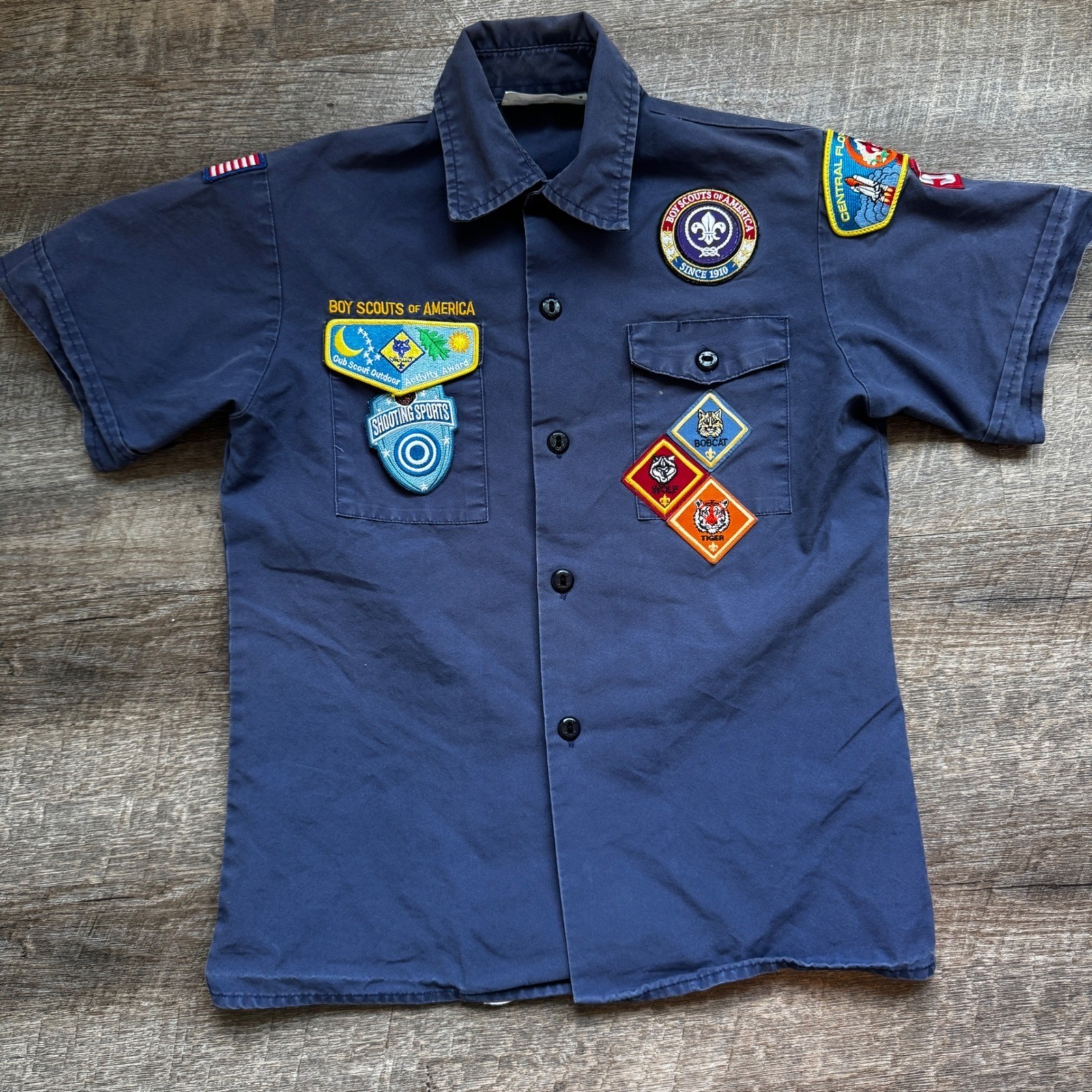 Boy Scouts of America Cub Scouts Shirt Youth Med Navy Blue Patches Short Sleeve