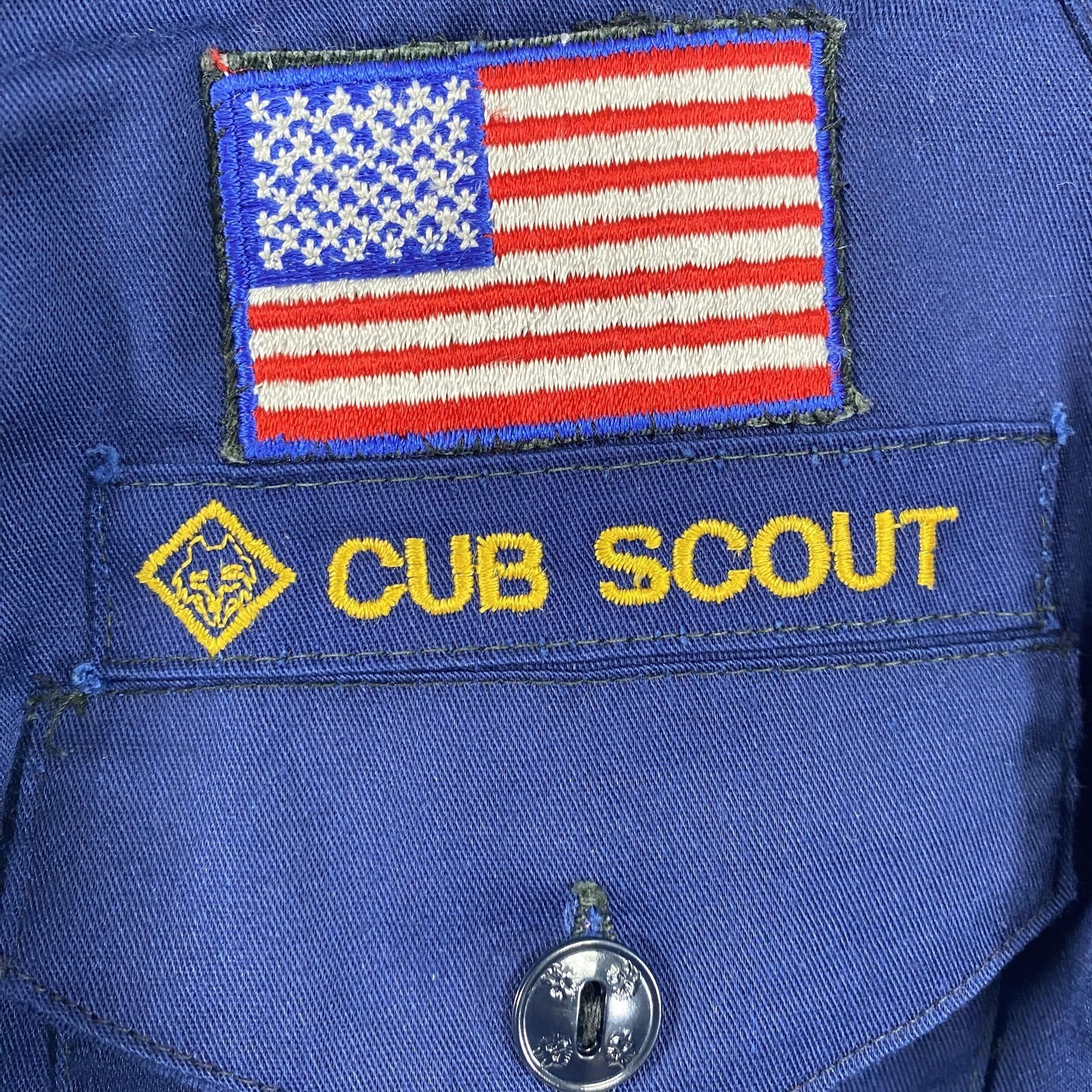 Vintage Boy Scouts of America Cub Scout Shirt Youth Medium Long Sleeve Patches 9