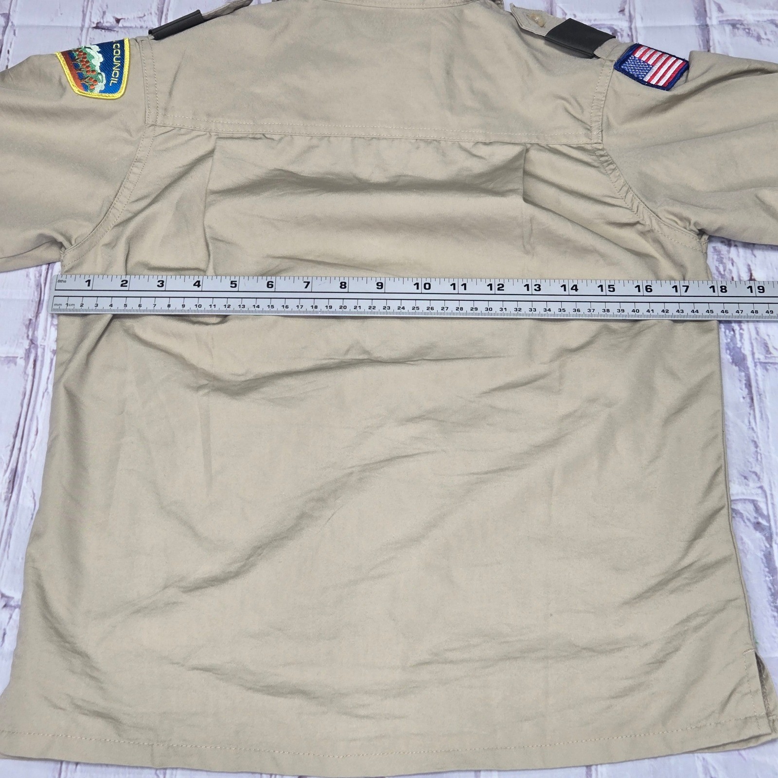 Boy Scouts of America Youth Medium Tan Short Sleeve Uniform Shirt patches BSA