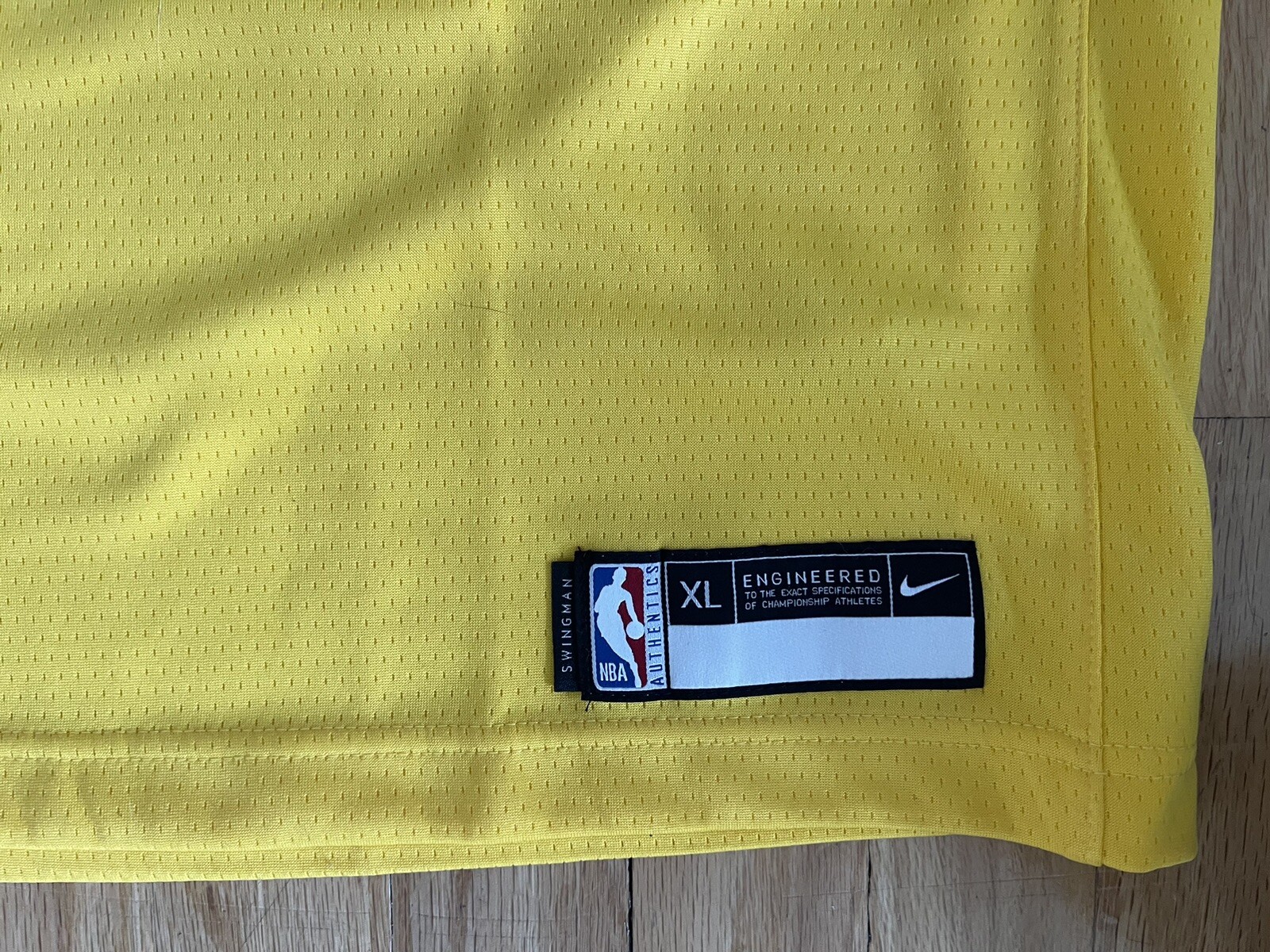 NWT Anthony Davis Lakers Nike Swingman Gold Jersey Size Youth XL 18-20