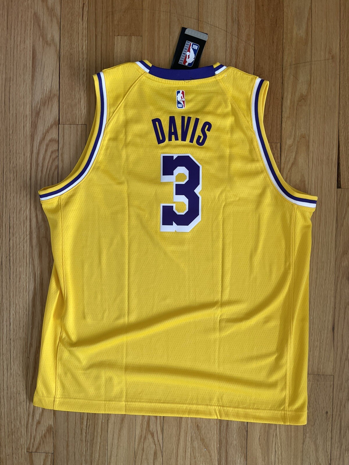 NWT Anthony Davis Lakers Nike Swingman Gold Jersey Size Youth XL 18-20
