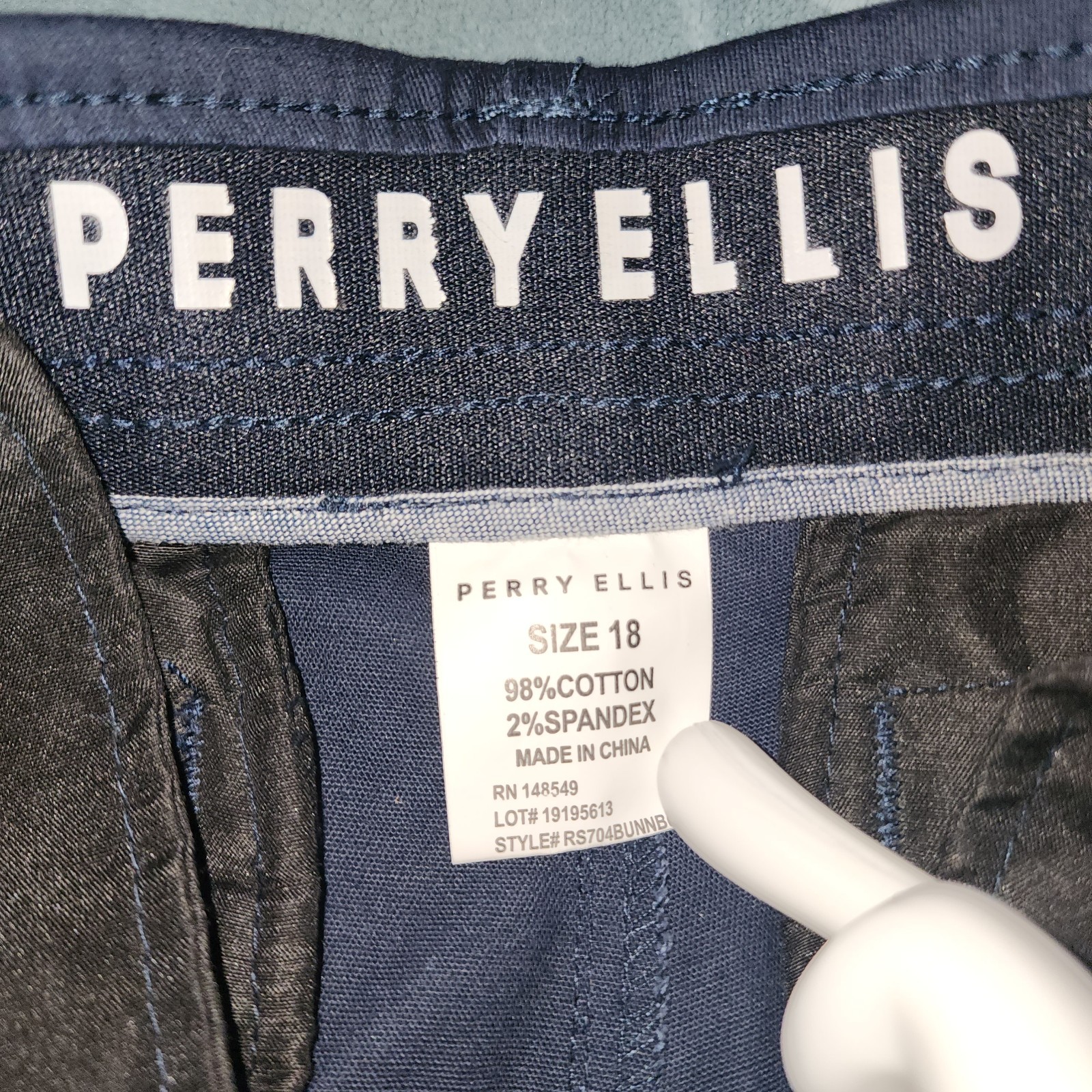 New* Perry Ellis Boys School Uniform Stretch Shorts Size 18 Navy Blue