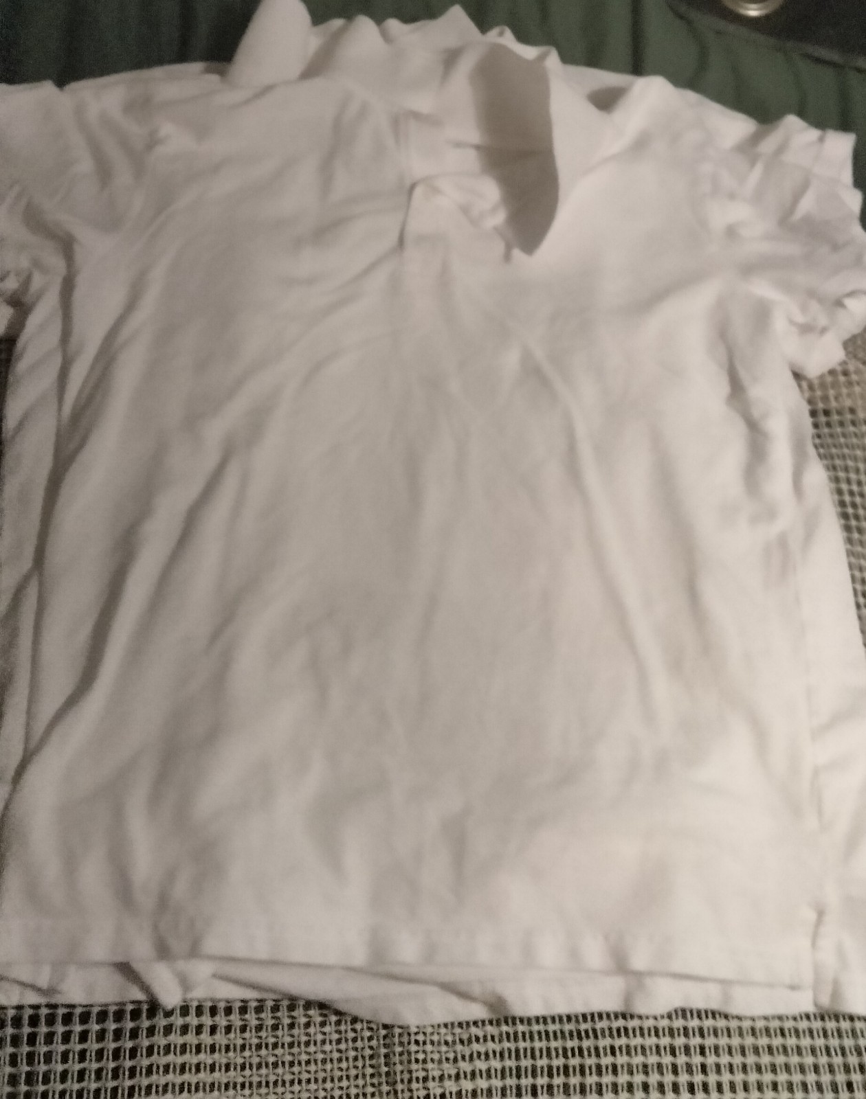 5 white polo children’s uniform shirts size 18 husky pre-owned no stains